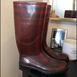 Burberry rain boots sz 40